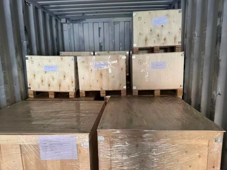 16 Carton Jack-mallen verzonden naar de fabriek in Vietnam voor massaproductie